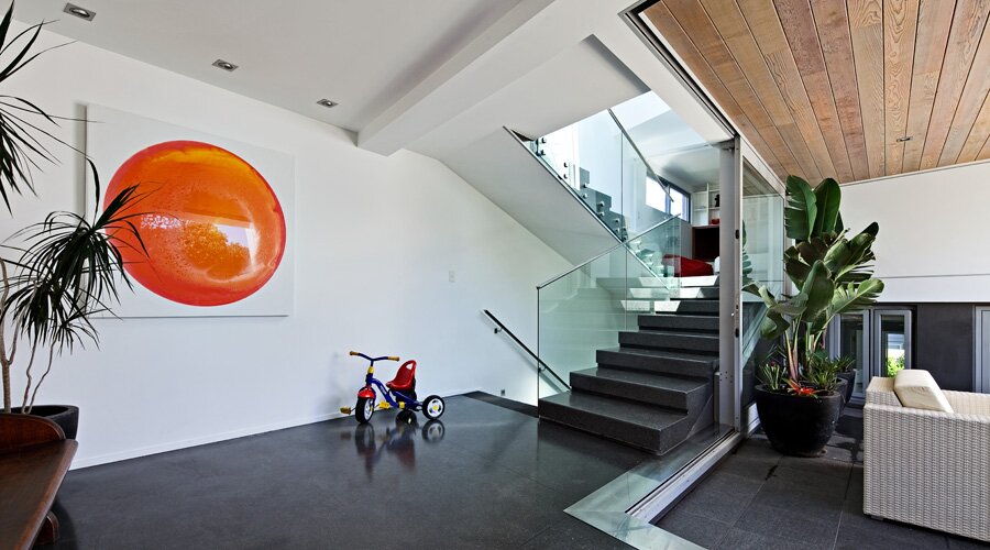 奥克尼群岛;奥克尼(英国苏格兰一地区)
通常如果单说 Orkney ,奥克尼群岛 更常用,但具体准确翻译需要结合上下文确定其指地区还是群岛,若没有上下文,以上两种表述都有可能是最准确的如果严格按照要求要唯一翻译,假设更符合通用理解则为 奥克尼群岛 丨Daniel Marshall,Mike Hartley-3