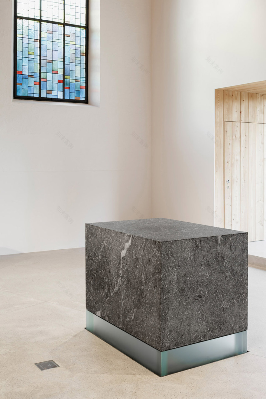 林中的圣约瑟夫教堂,意大利雷农 / Messner Architects-76