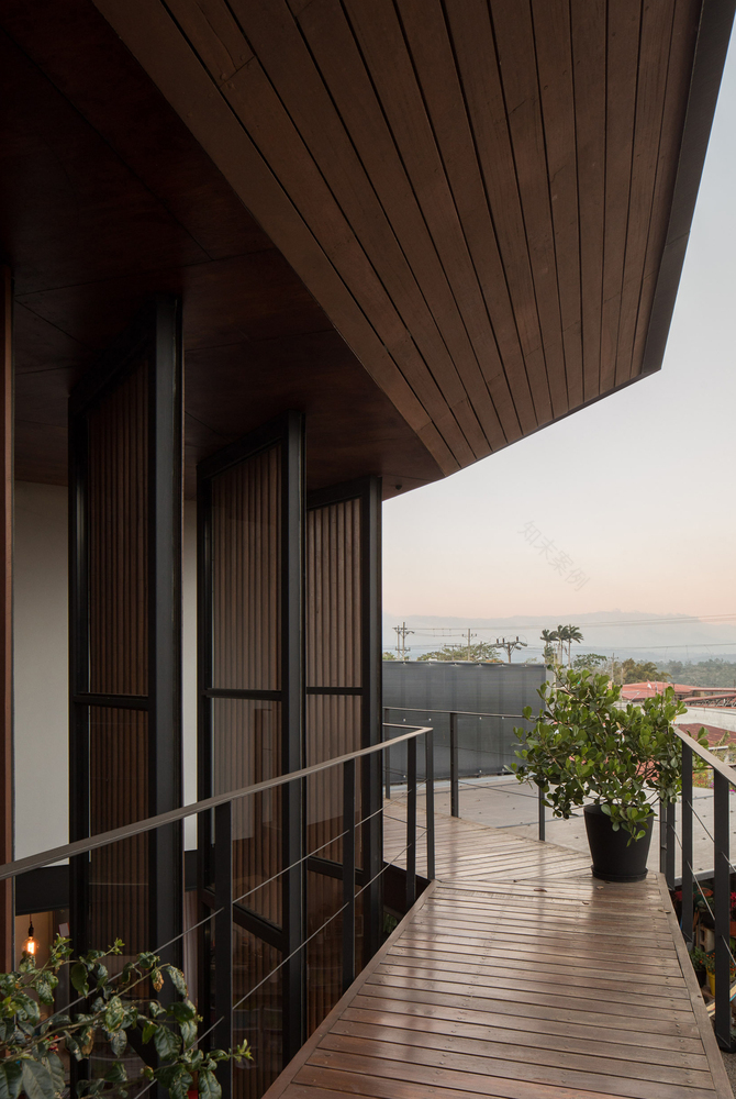 中央之屋 · 融入城市景观的简约现代住宅-33