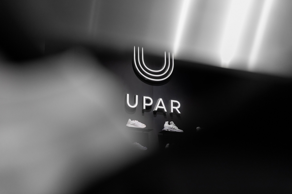 深圳万象天地UPAR旗舰店灯光设计-25