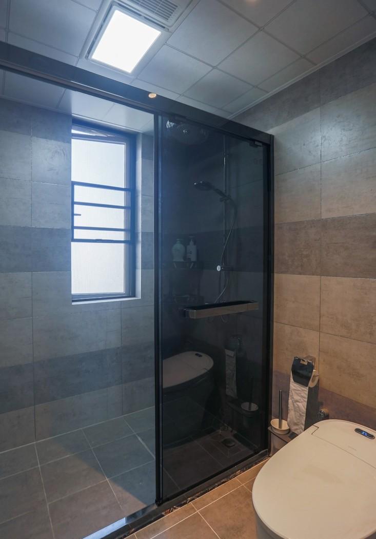 原木灰的现代艺术之家-37