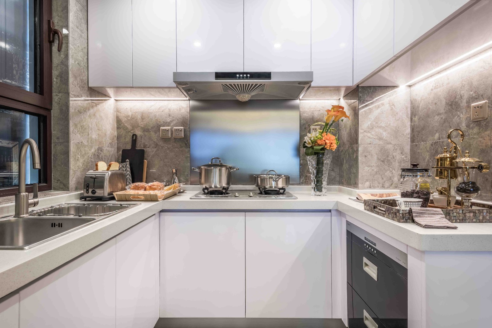 赵三雨观致设计丨青岛奥园首府壹号港式样板间  观致装饰设计-2