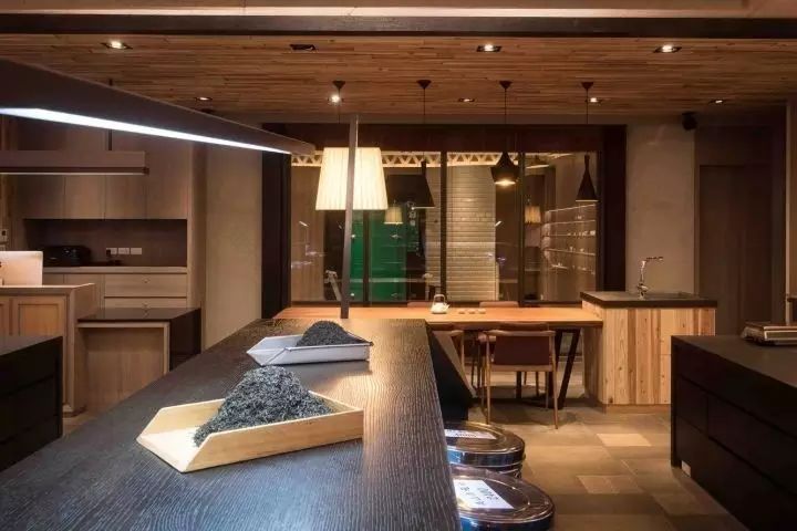 【71期】12月26日 4种行业4种零售创新-1