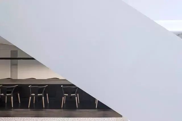 静谧时尚|灰色调办公空间-80