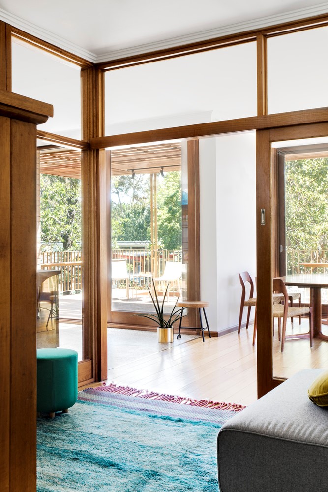 现代主义之家 | 双层仓库变多彩庆典空间-20