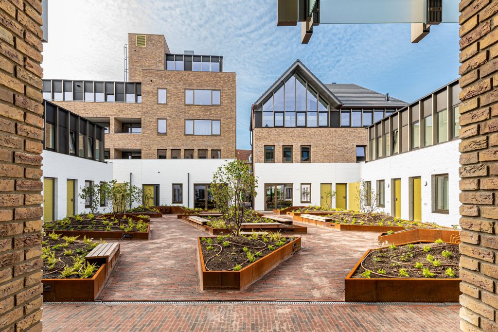 四角区（注：De Vierhoek常见于荷兰语地名等场景，Vierhoek有四角、方形等意思，这里De Vierhoek可直译为四角区 ，具体可能需结合更详细语境确定其实际所指） 丨NetherlandsHaarlem丨her architecten,Joost Swarte-54