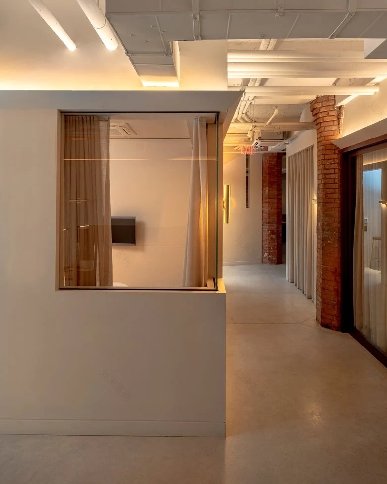 柔和曲线和原始纹理结合低调时尚的办公室设计 - 戈者设计 | 戈者设计-23