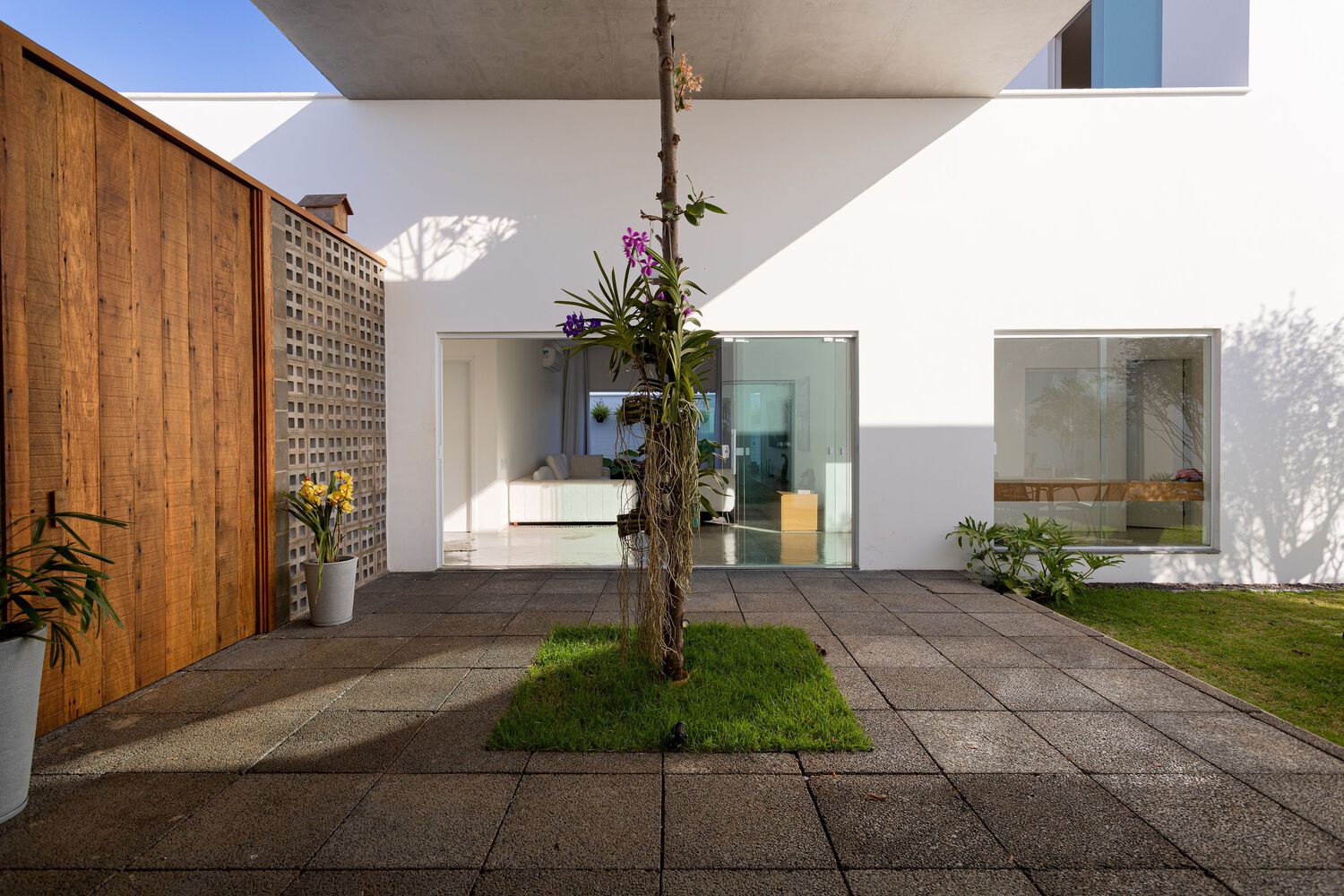 巴西 Birigui 的“G 20 + 19 House”丨Rafael Pinoti Arquitetura-16