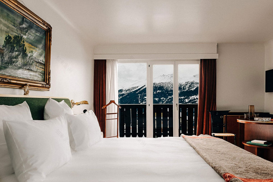 瑞士实验性高山酒店 | 时尚与传统的完美融合-23