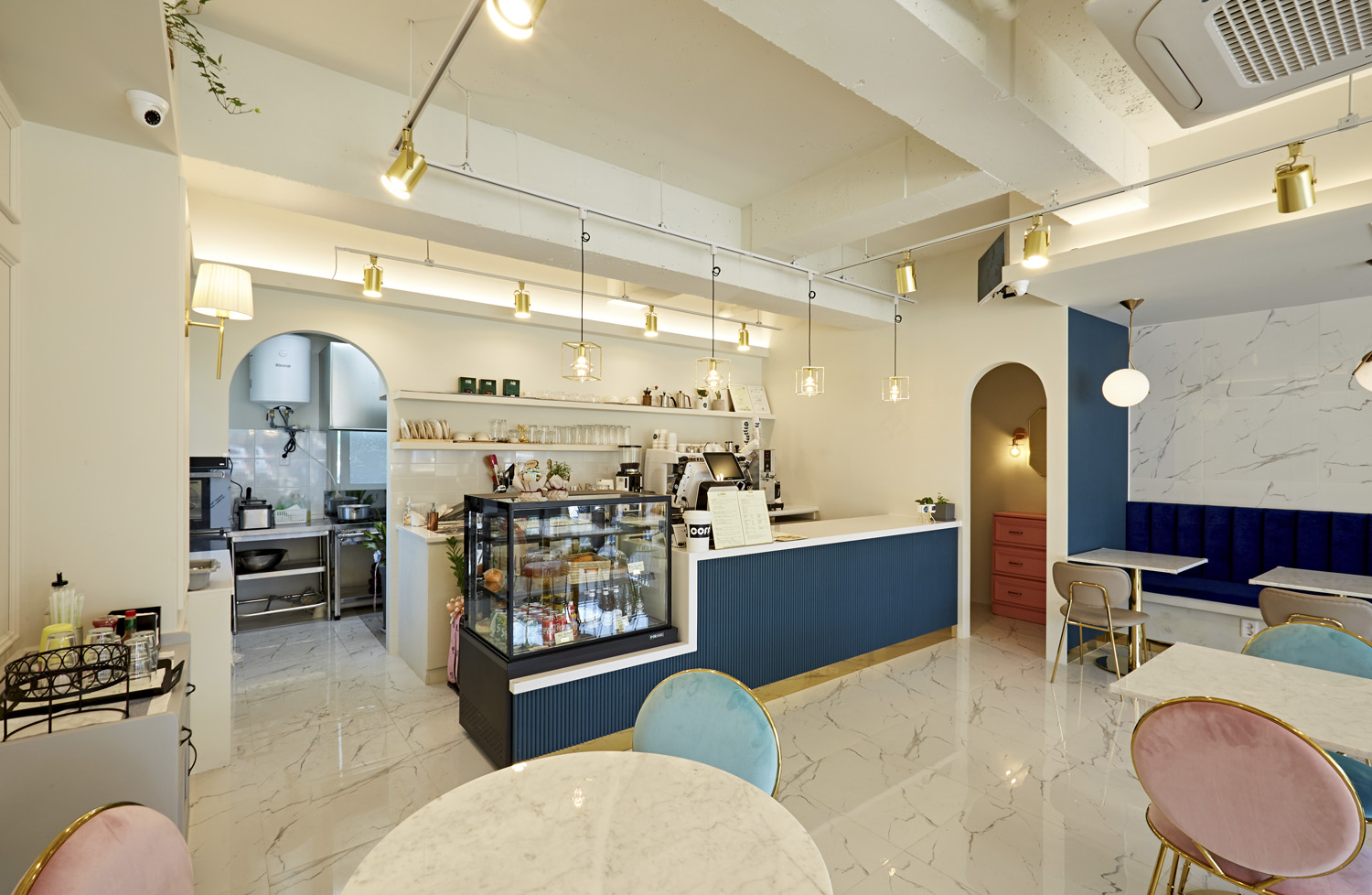 现代简约风 20 平咖啡馆设计-6