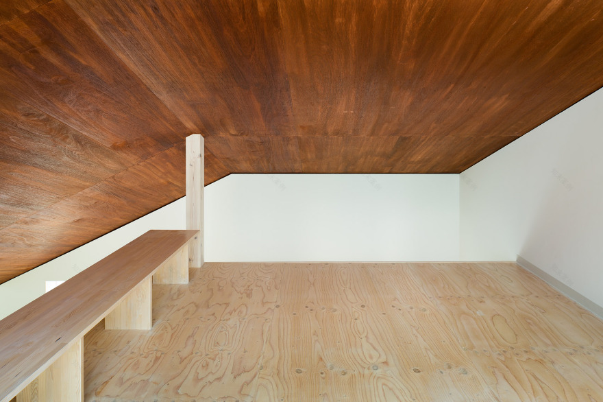 富士山上的折顶屋,日本 / Hiroki Tominaga – Atelier-42