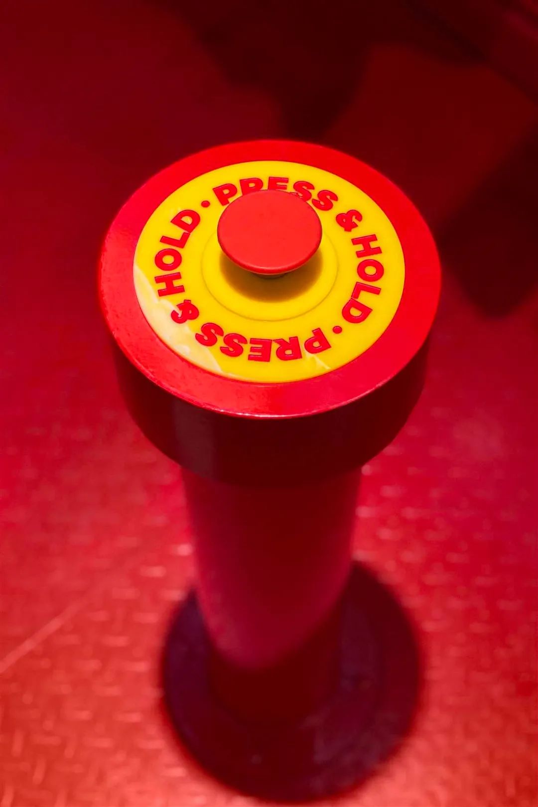 BBT 工业风元素快闪店设计丨科威特建筑工作室 WEFT-9