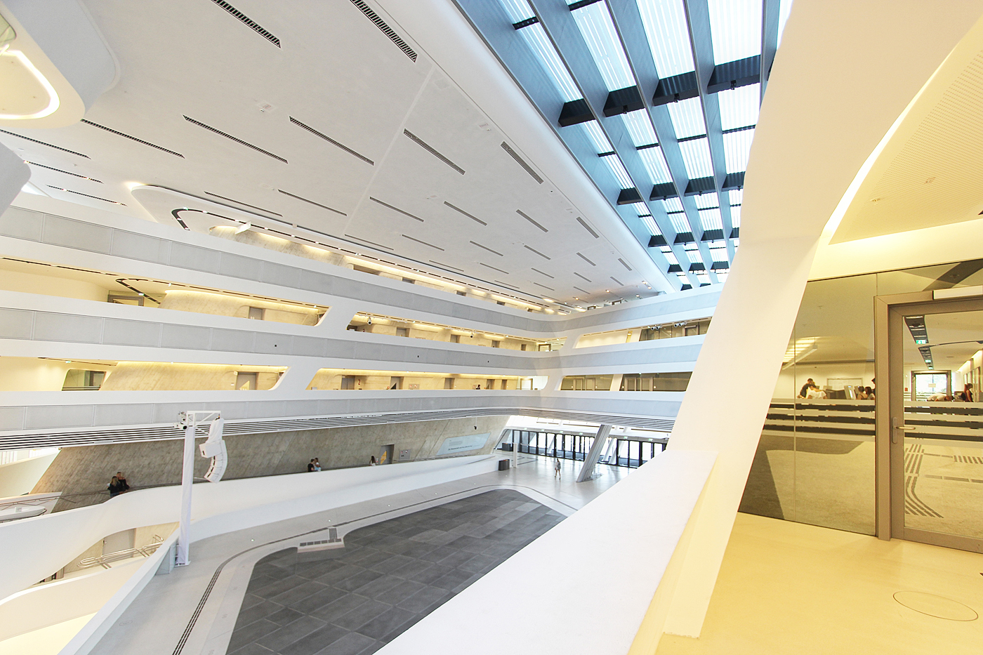 图书馆与学习中心,由扎哈·哈迪德设计-14