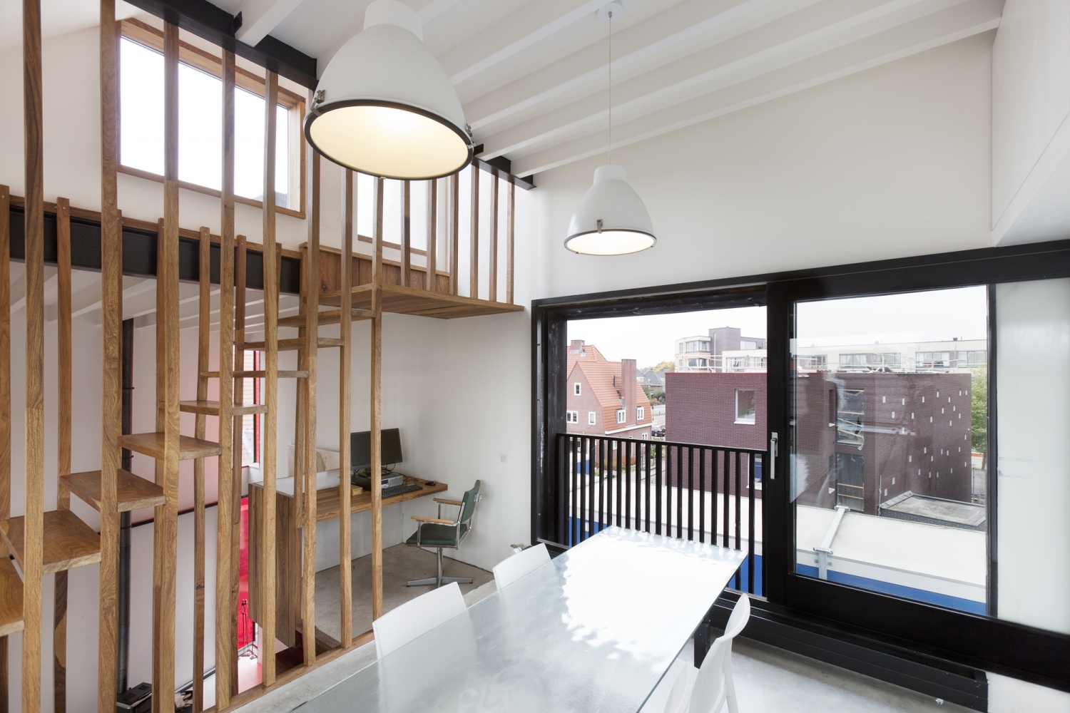 荷兰恩斯赫德住宅——混凝土支柱上的私密木盒-20