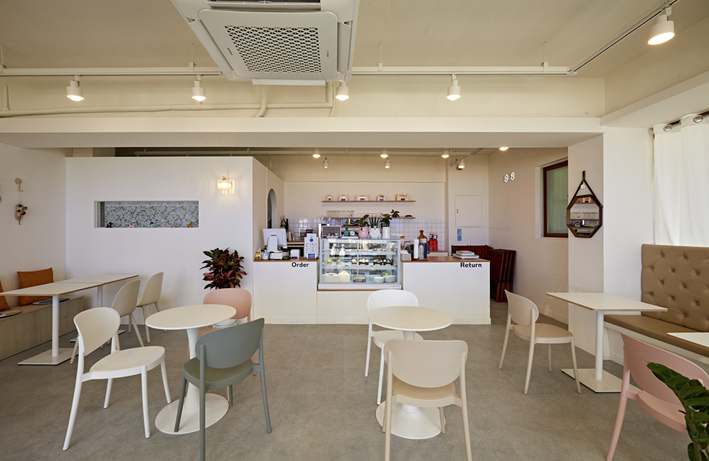 简约白调 16 坪咖啡厅 设计报价案例-3