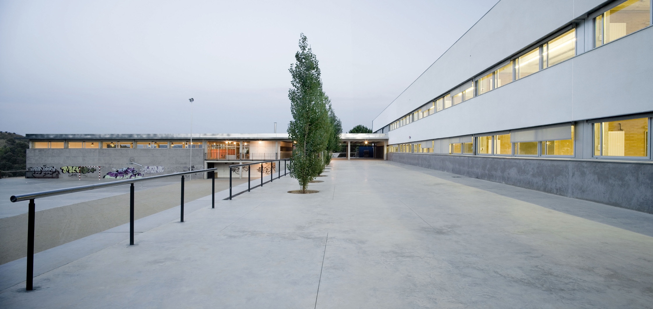 secondary school in sant esteve sesrovires-94