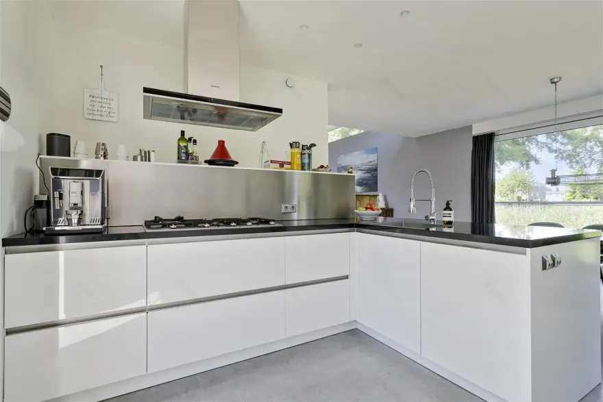 Amsterdam 水岸木屋 | 现代设计与自然美景的完美融合-11