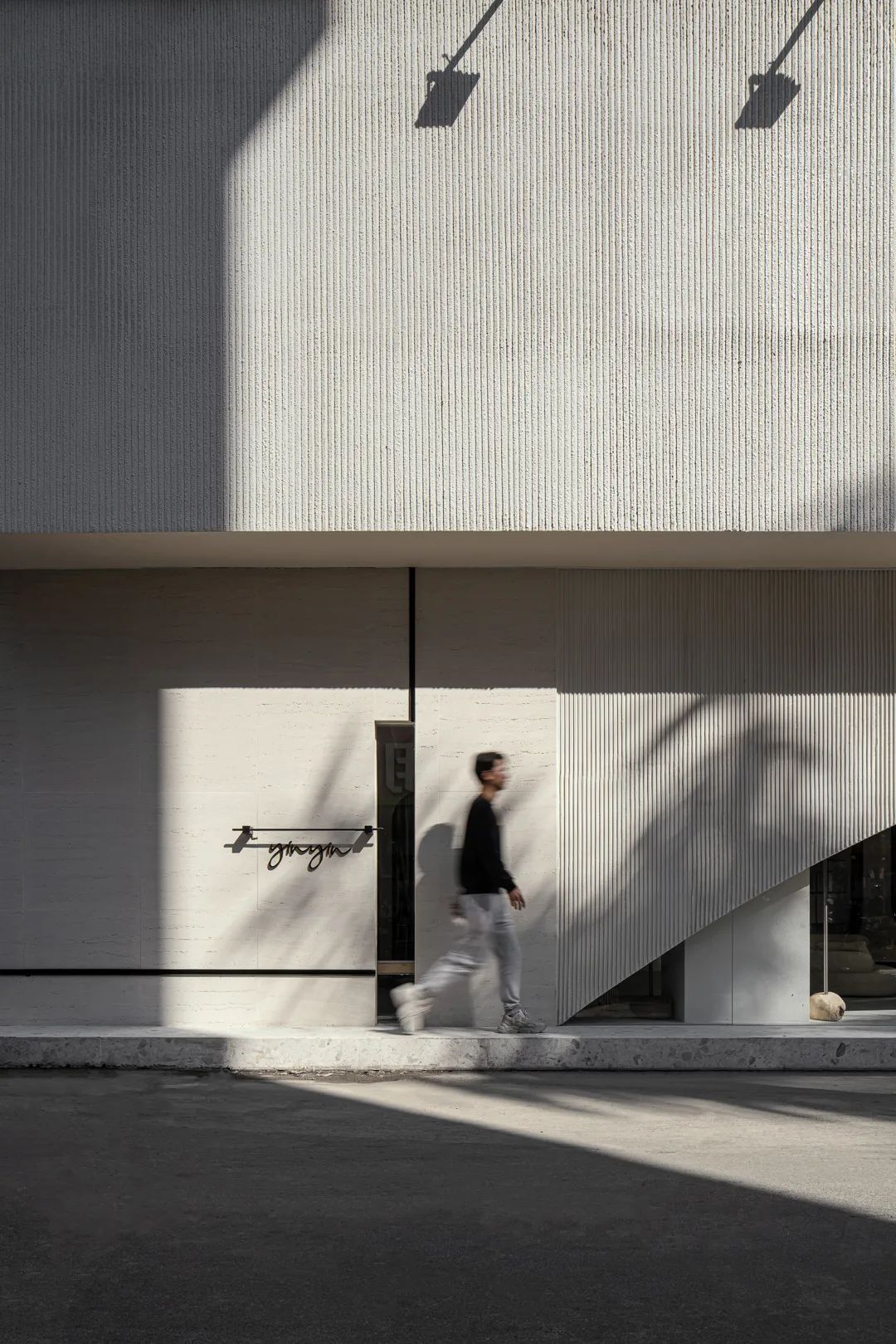 光与四季 · 普宁 70 平米女性服饰店设计丨中国广东丨深圳市陈浩鹏室内设计事务所-12