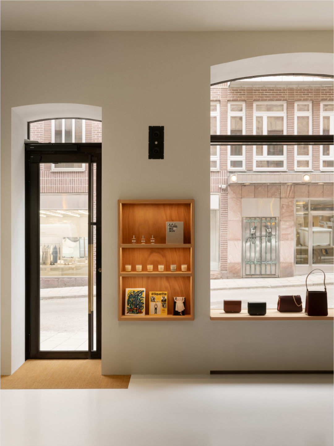 瑞典首家 A·P·C· 门店丨瑞典斯德哥尔摩丨OSO 建筑事务所-9