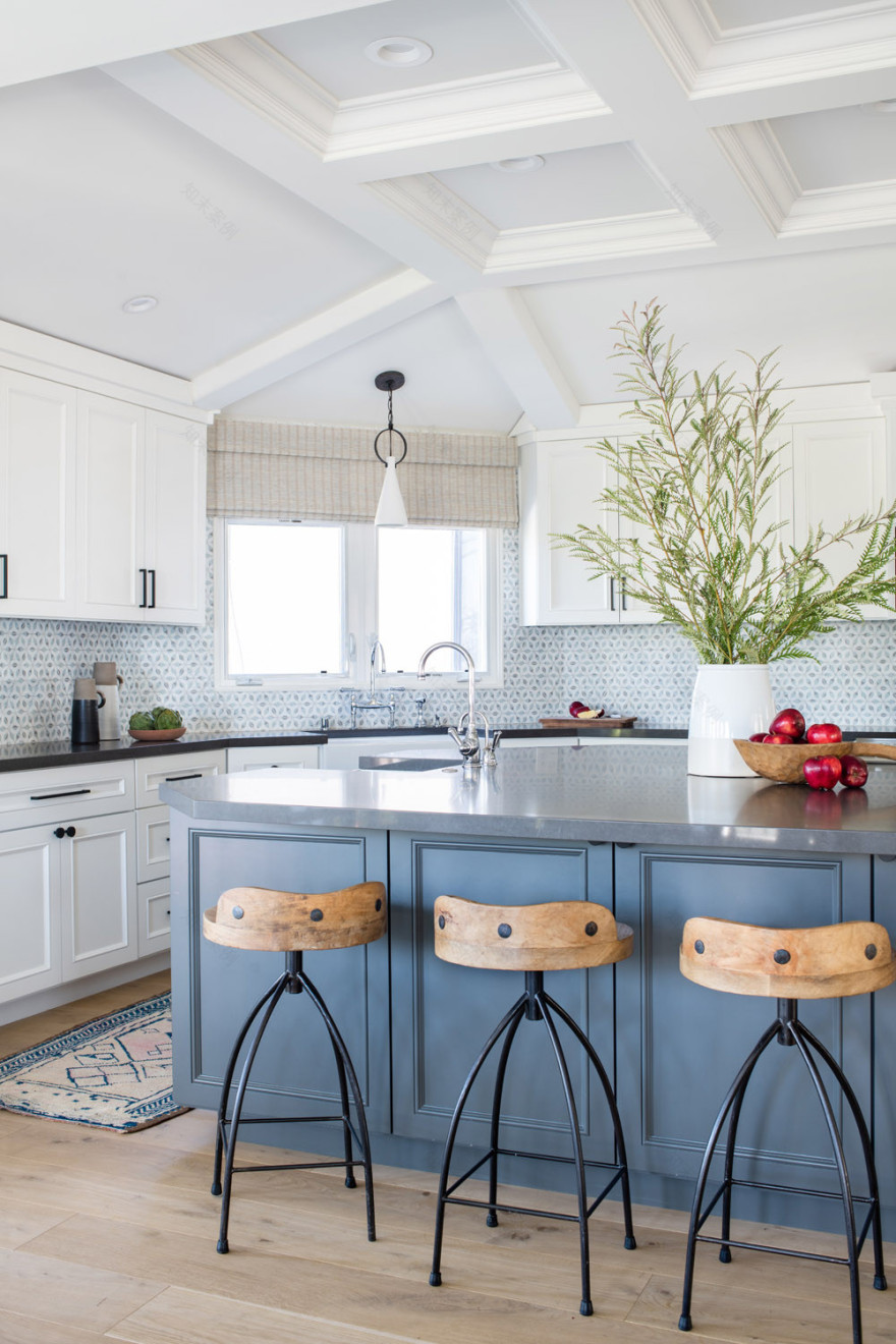 从米色到明亮的地中海风格住宅-5