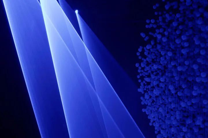 视界 | FLUIDIC艺术与空间灯光互动装置-9