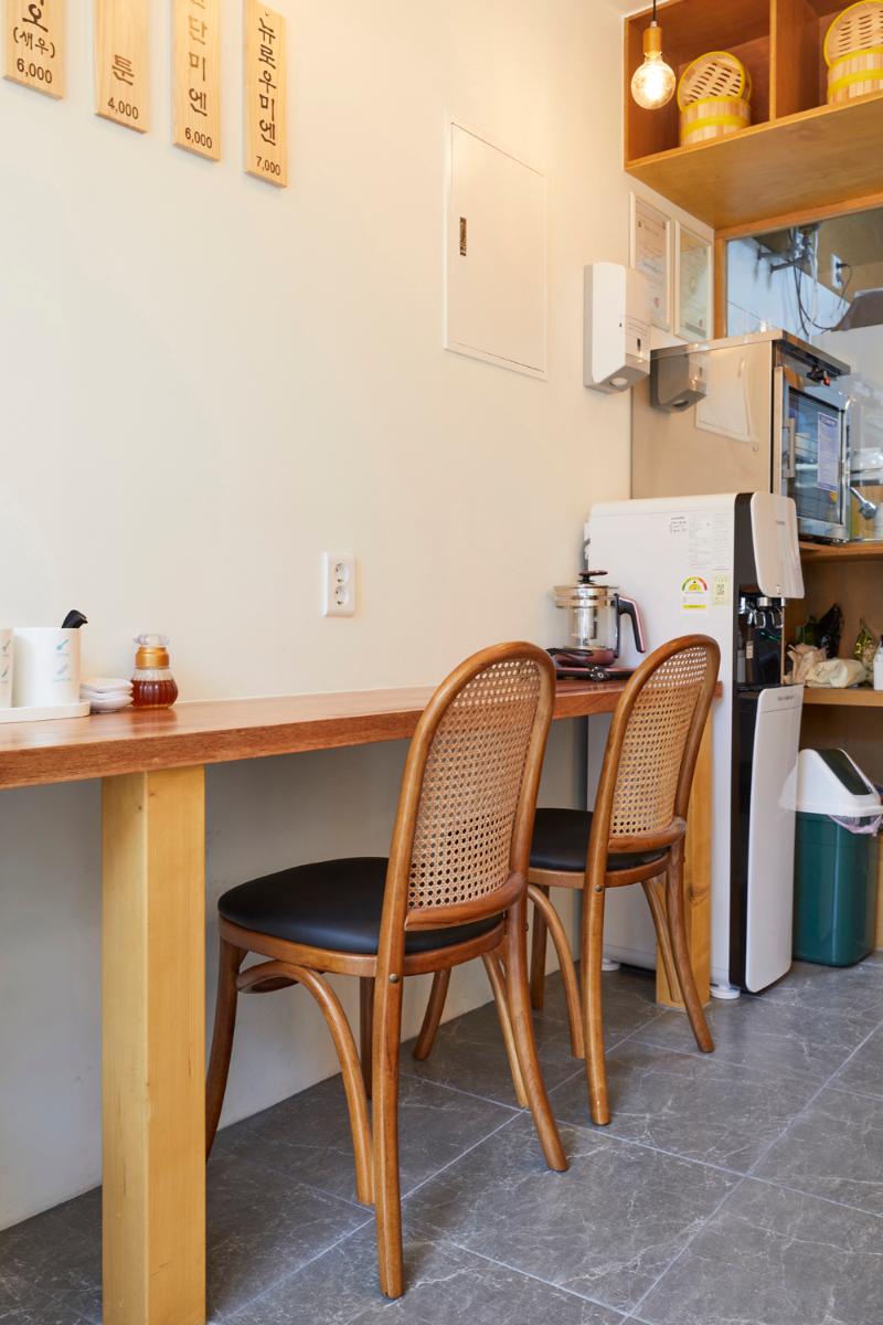 简约 7 坪韩式餐厅，展现精致美食空间-5