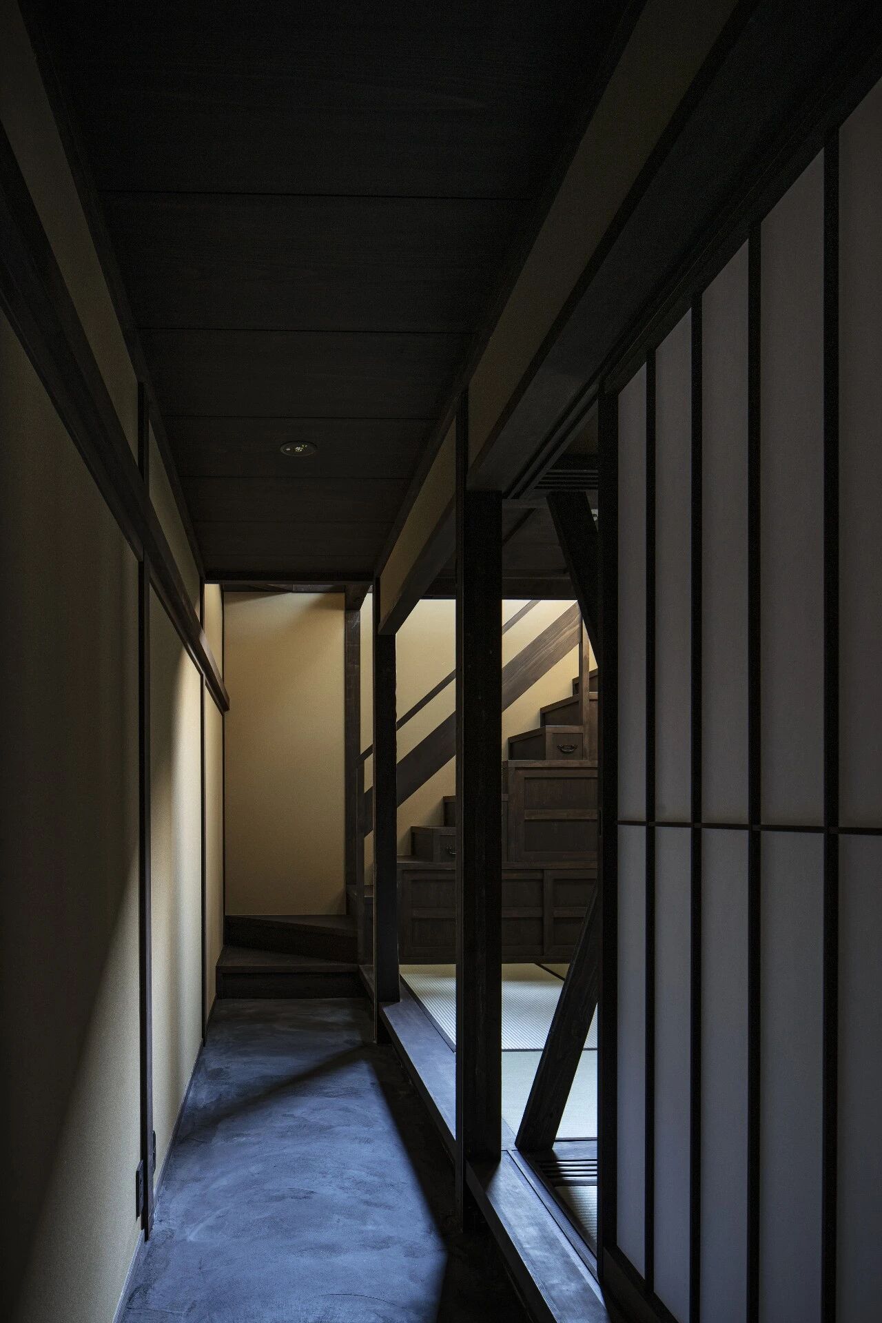 京都东本愿寺菜月（注：由于Nazuna可能是人名菜月，Kyoto Higashihonganji常见指京都东本愿寺，但这里不清楚Nazuna与Kyoto Higashihonganji的具体逻辑关系，不过按照要求给出这样一种可能解读的翻译） 丨日本京都丨Studio ALUC-40