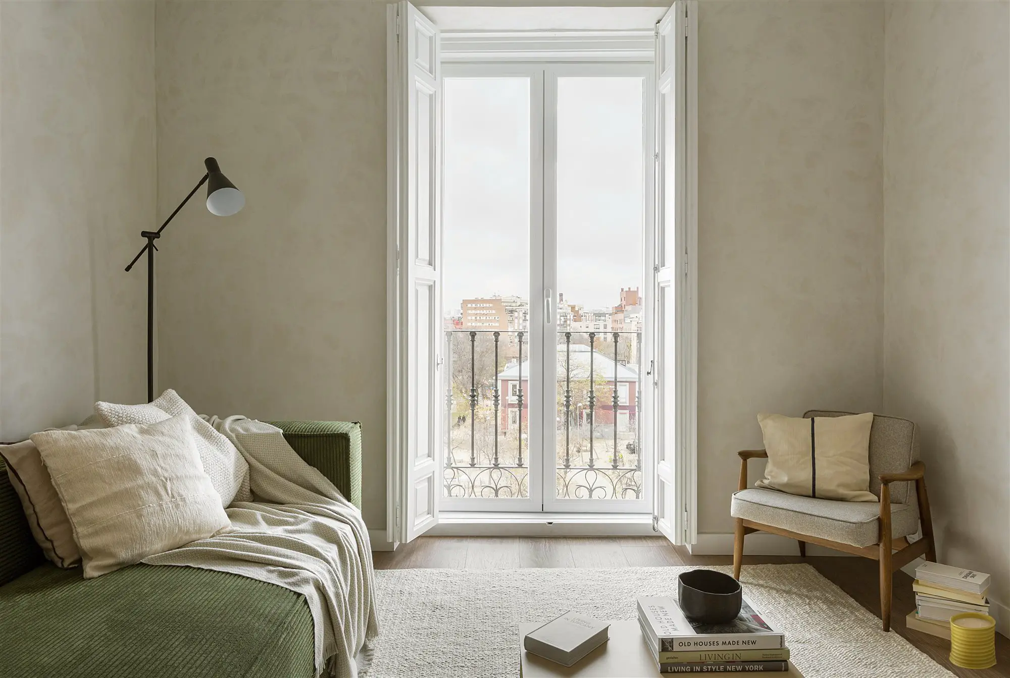 马德里 36m2 电影人设计公寓 | 自然光线与功能完美结合-3