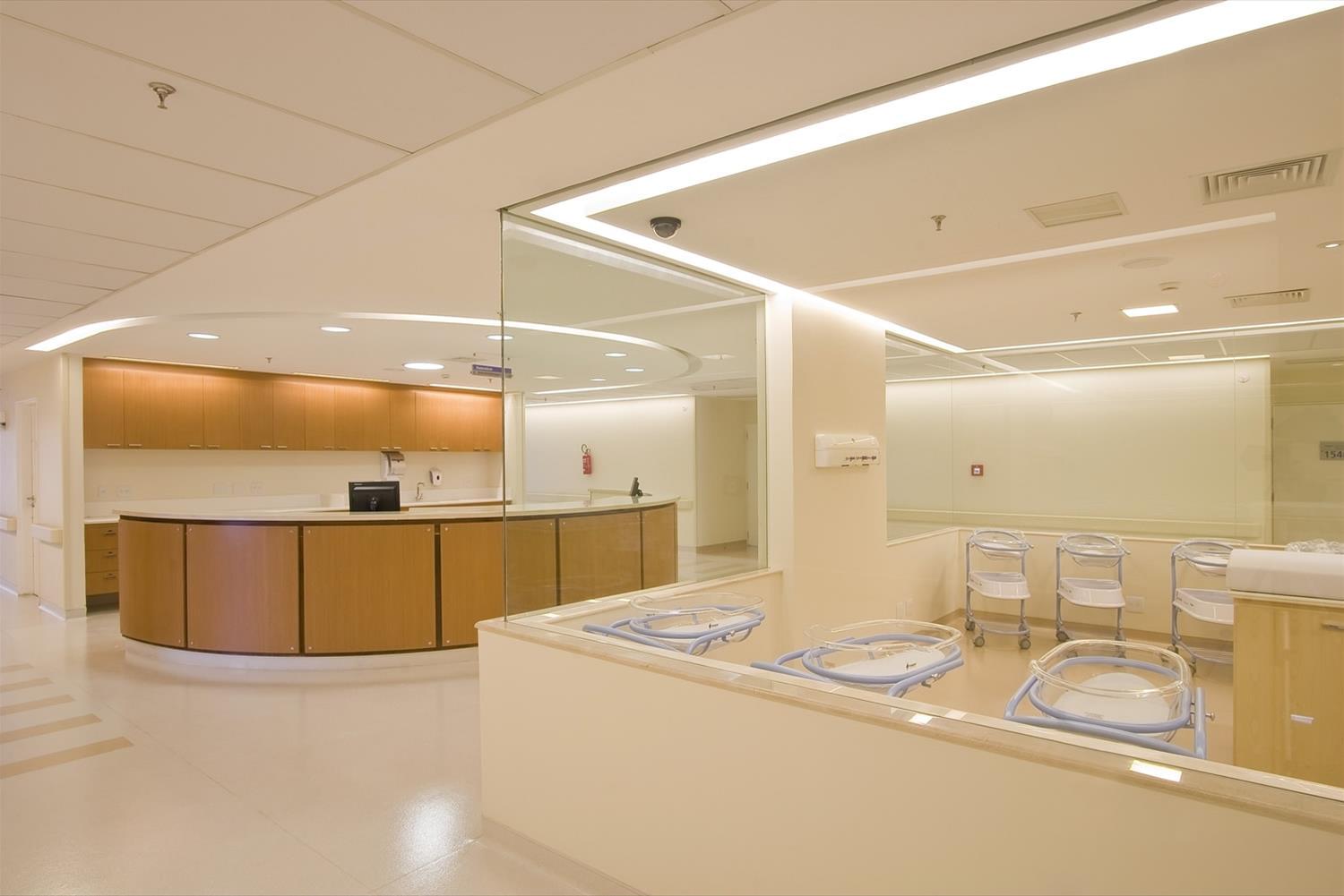 圣卢伊斯医院 | 阶梯式建筑设计与可持续发展的完美结合-7