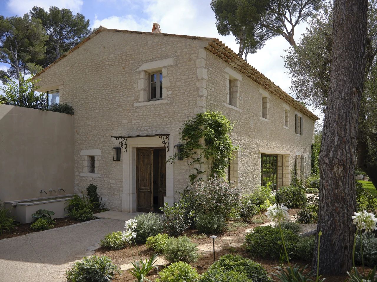 法国南部山间别墅Les Jours Heureu·丨Caprini Pellerin建筑事务所-4