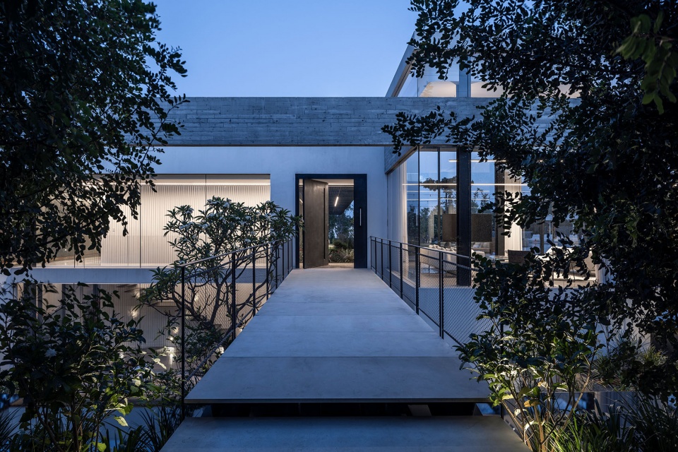 牛油果种植园中的现代家庭城堡·Z3 住宅丨Raz Melamed Architecture-89