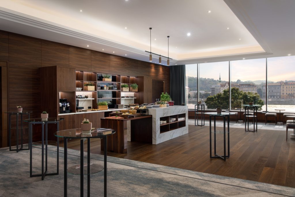 布达佩斯万豪酒店 - 22度餐厅（注：Twenty2Degrees可能是酒店内餐厅等场所名，这里按字面22度翻译，若有特定背景可调整） 丨匈牙利布达佩斯丨twenty2 degrees-9