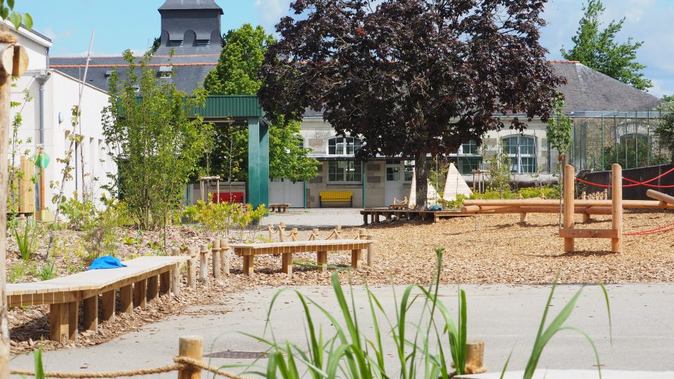 罗伯特·巴丹泰小学操场改造项目丨法国丨SUPER 8  城市规划与景观设计师-2