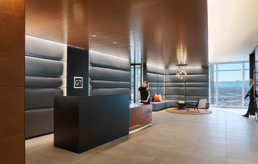 Gensler 打造绿色 berg Traurig Denver 办公室,彰显自然文化底蕴-1