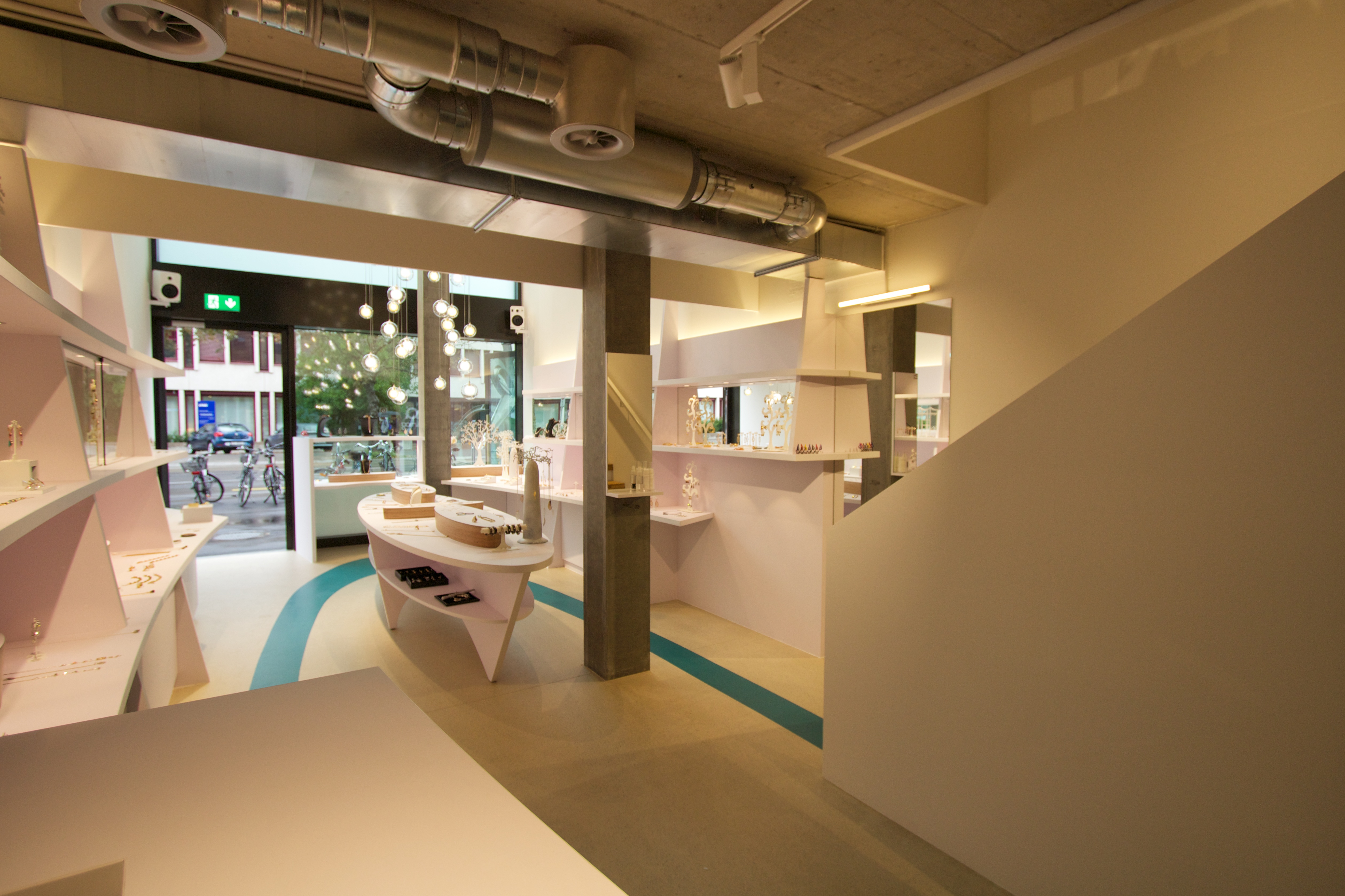 瑞士阿尔莫格珠宝店 | 沉船寻宝的室内设计-22