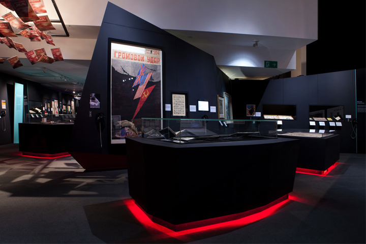 Propaganda多媒体展览丨英国伦敦丨伦敦Twelve Studio公司-3