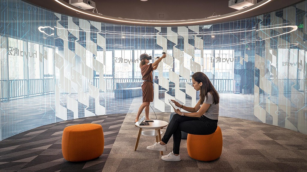 时代公园的 HUYA 总部 | 互动沉浸式游戏直播空间-1