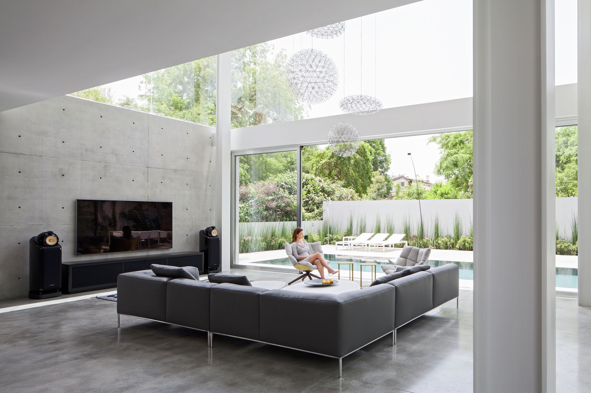 割裂与连接 | 混凝土与玻璃的共生之作-61