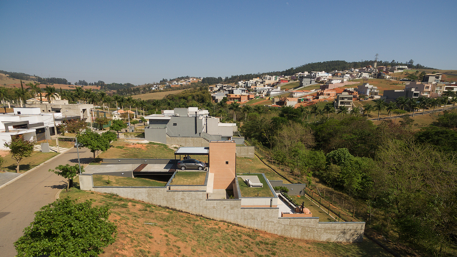 巴西 Centro Arquitetura APF House，融入自然的别墅设计-11