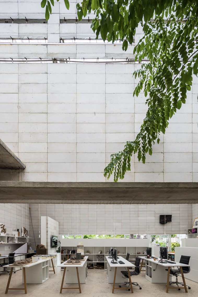 办公室设计中的开放与封闭、宁静与活力的空间对话-39