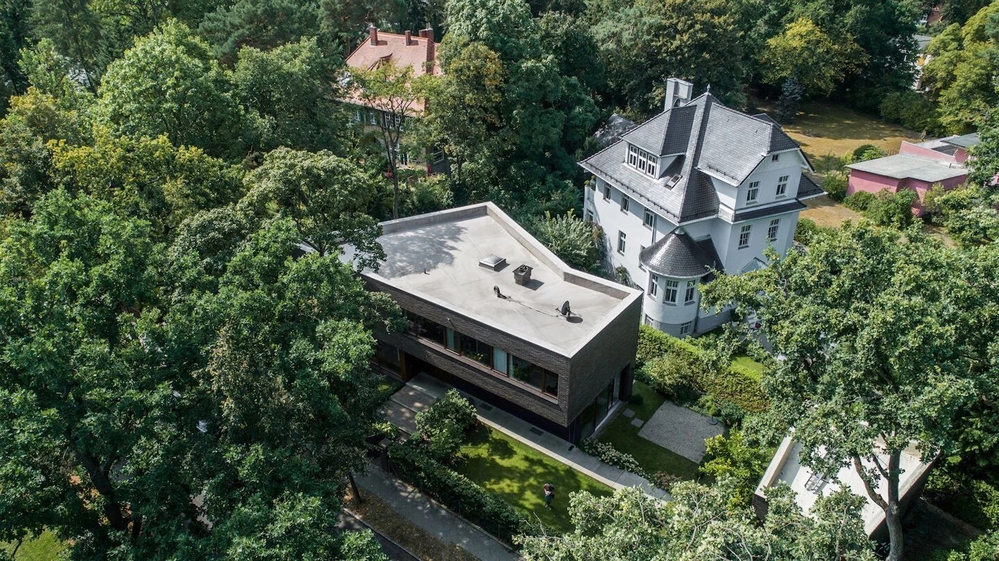 柏林瓦恩湖简约住宅设计丨德国柏林丨Gnädinger Architects-18