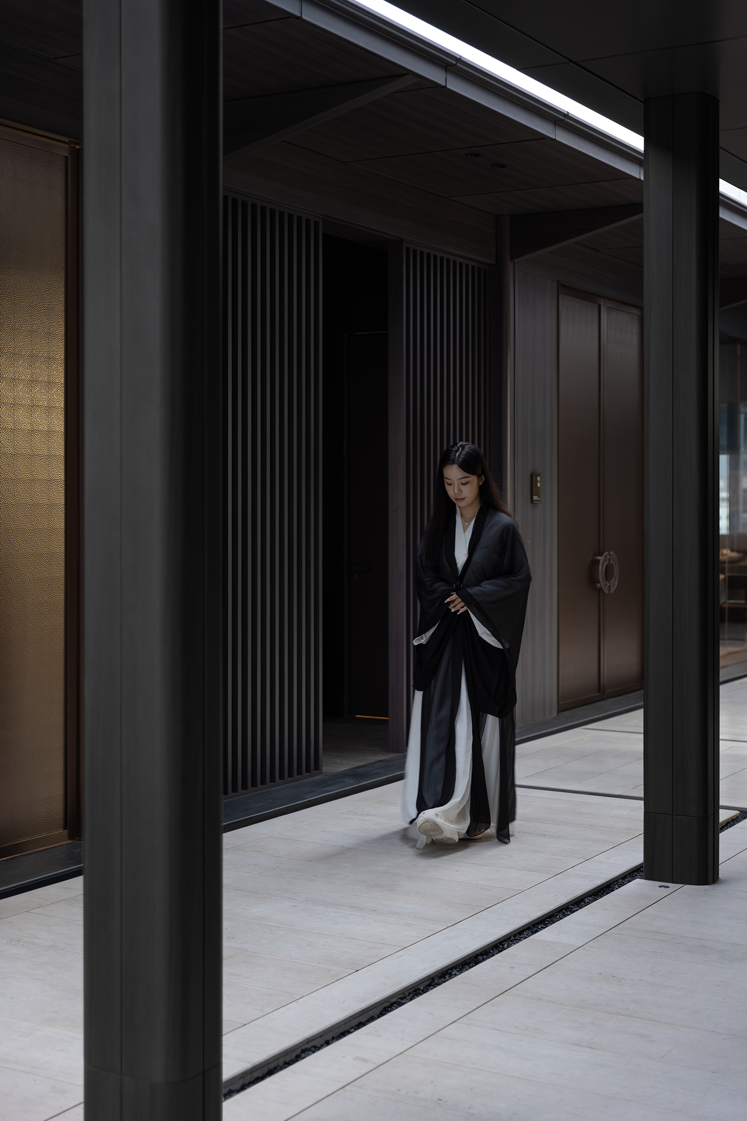 東胤建筑 胡荣新作｜隐于幽玄-12