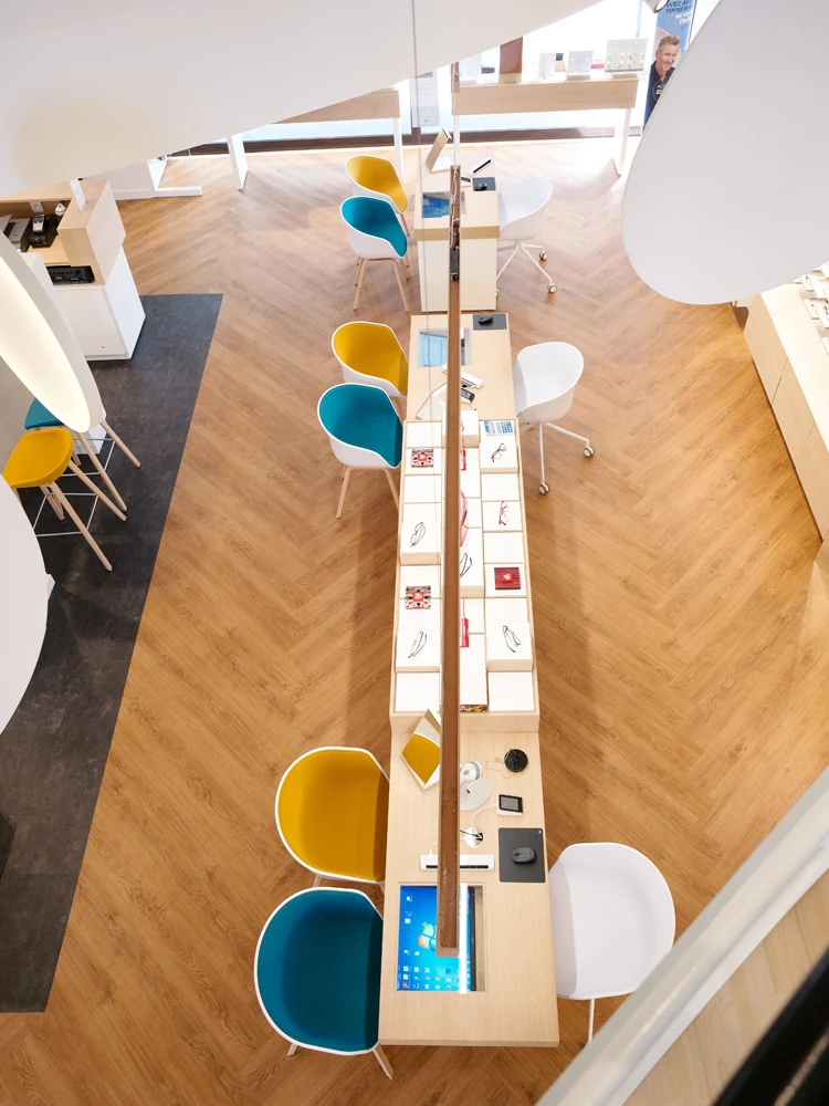 法国保罗眼镜店——聚焦产品的独特设计-14