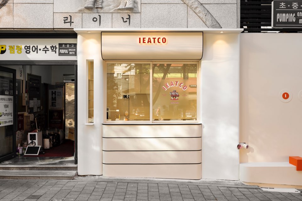 极简风格的咖啡厅室内设计-3