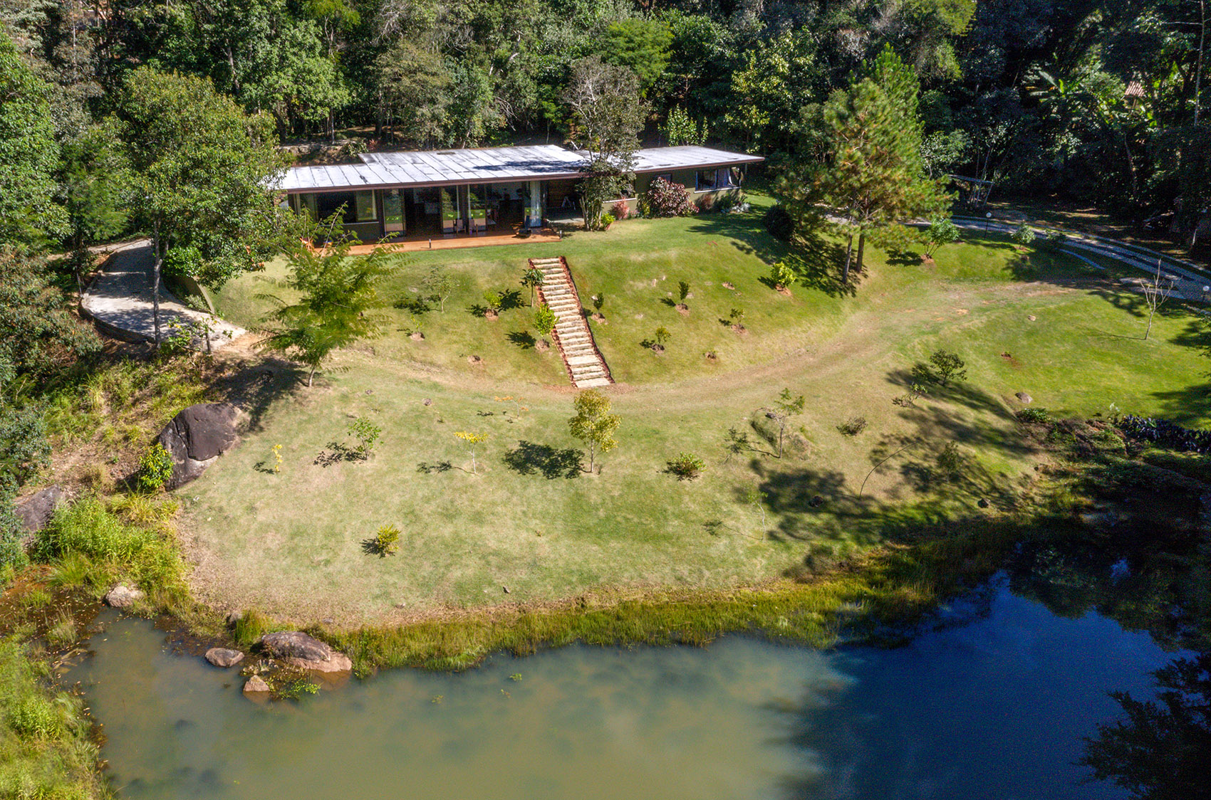 Videiras山谷中的住宅,巴西 / Rodrigo Simão Arquitetura-75