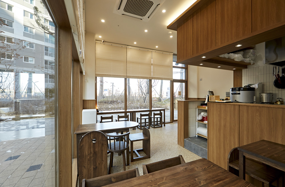 白色与木质的极简之美 | 12 平米小空间的神奇蜕变-5