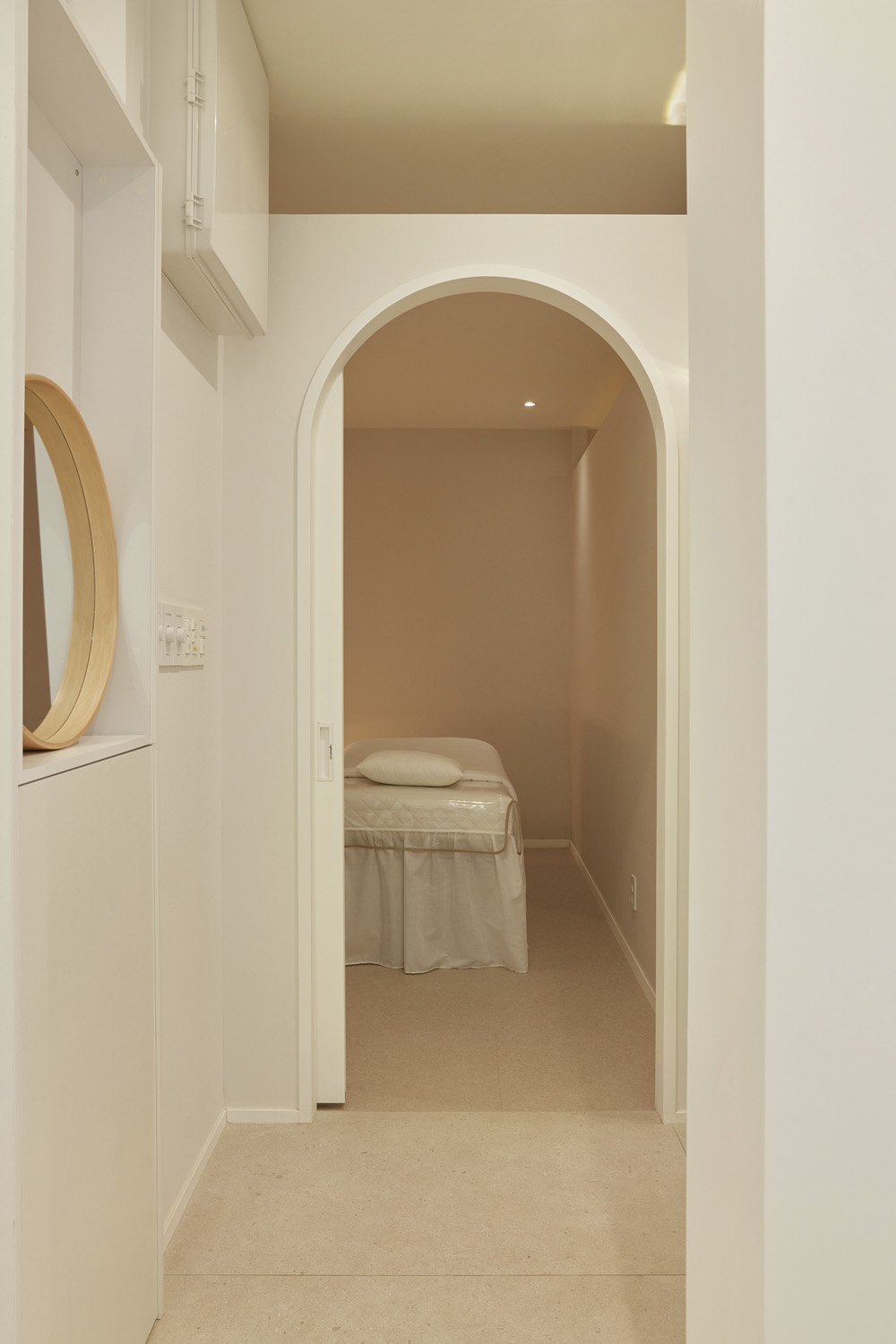 白色梦幻，高级感爆棚的 27 平米小户型设计-16