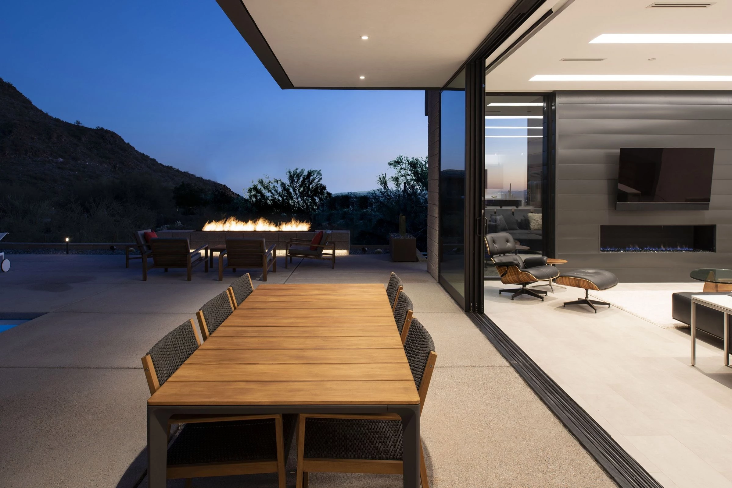 亚利桑那州斯科茨代尔的 Troon 现代住宅,融入自然的几何之美-26