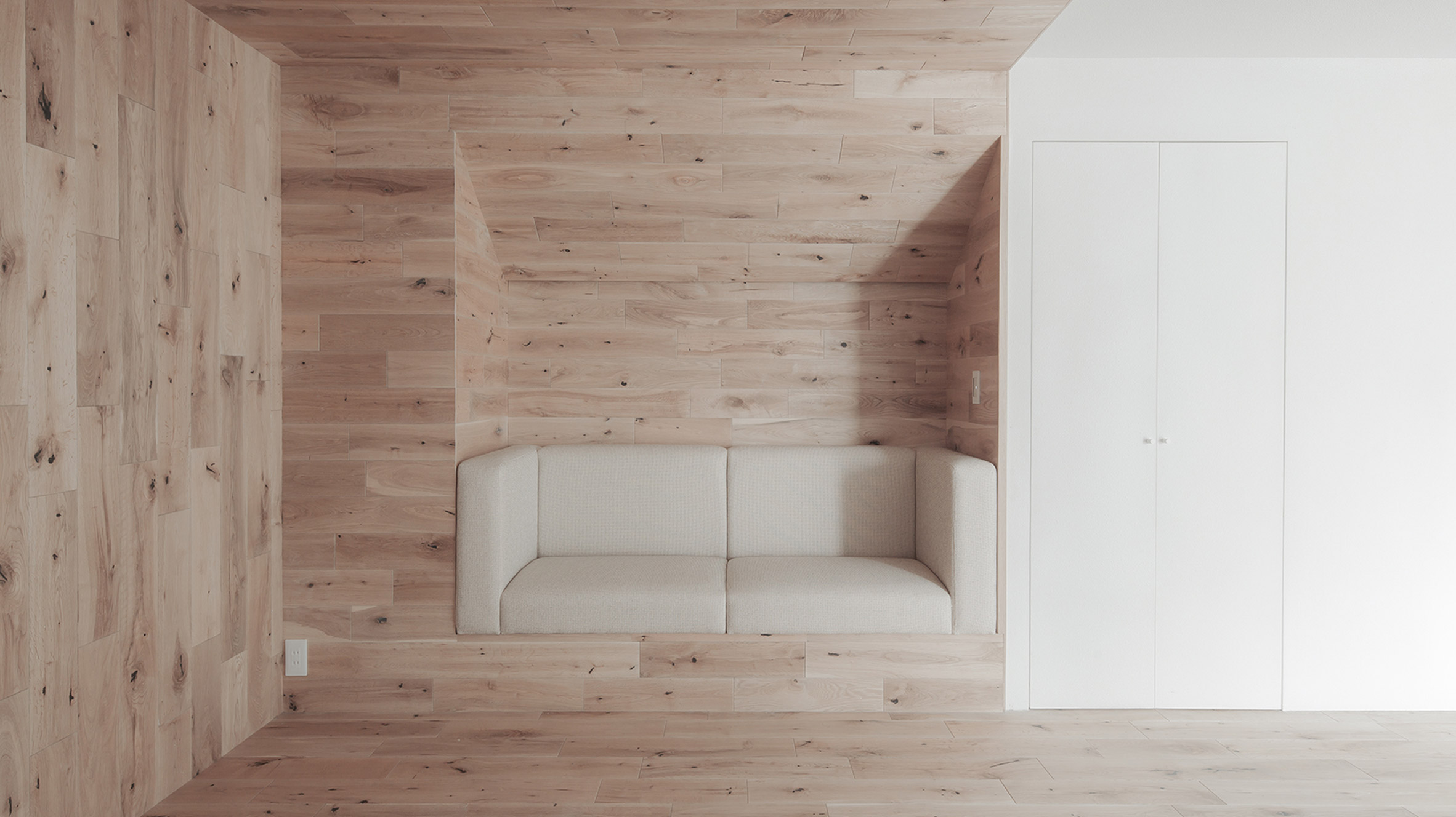 东京极简公寓设计 | 隐藏式厨房与木质元素展现传统日式美学-0