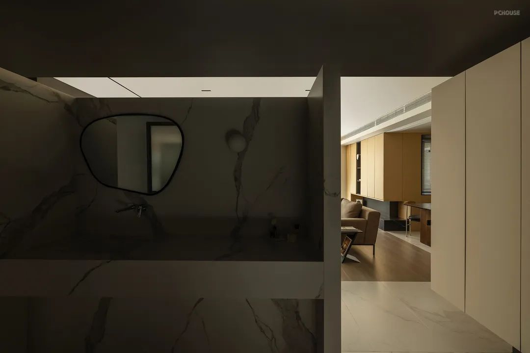 有娃家庭的现代极简风格设计-38